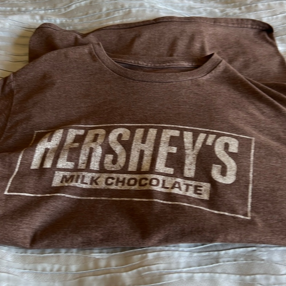 Hershey’s milk, chocolate, brown boys, youth, T-shirt, medium